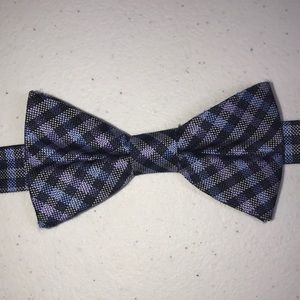 Van Heusen, Bow Tie, Like New, %100 Silk, Plaid Design